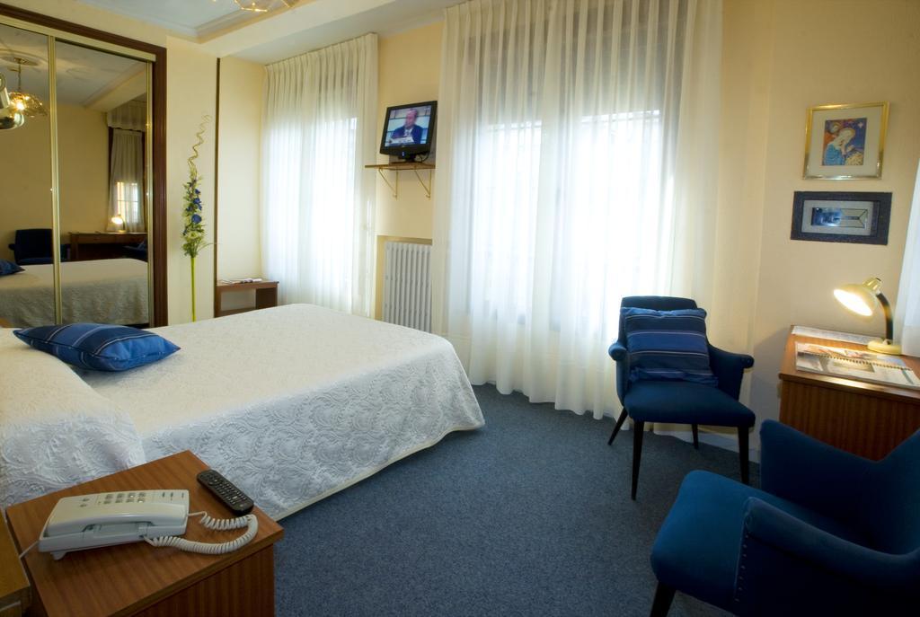 Hotel Castilla Gijón Zewnętrze zdjęcie